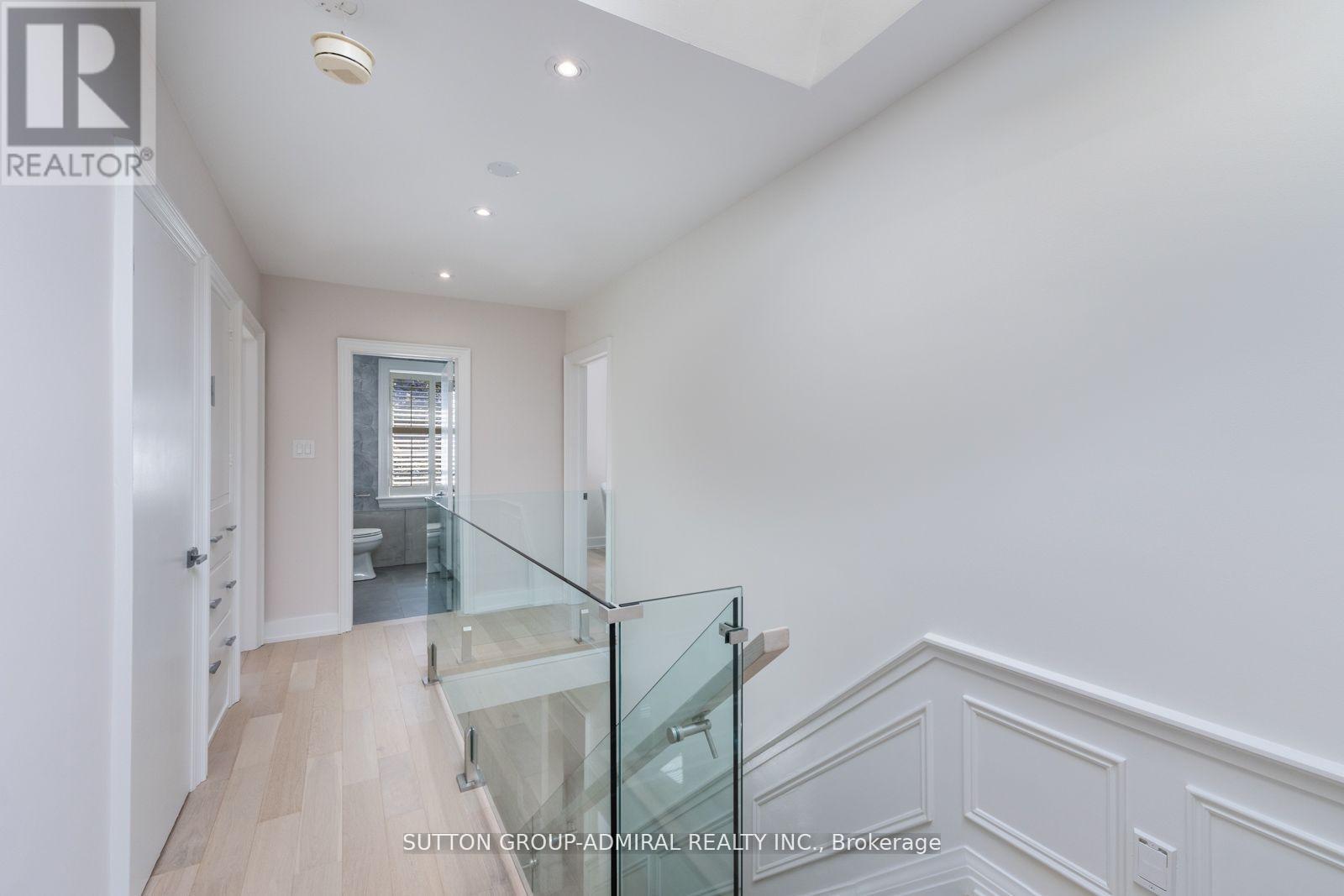 












216 GLENCAIRN AVENUE

,
Toronto (Lawrence Park South),




Ontario
M4R1N2

