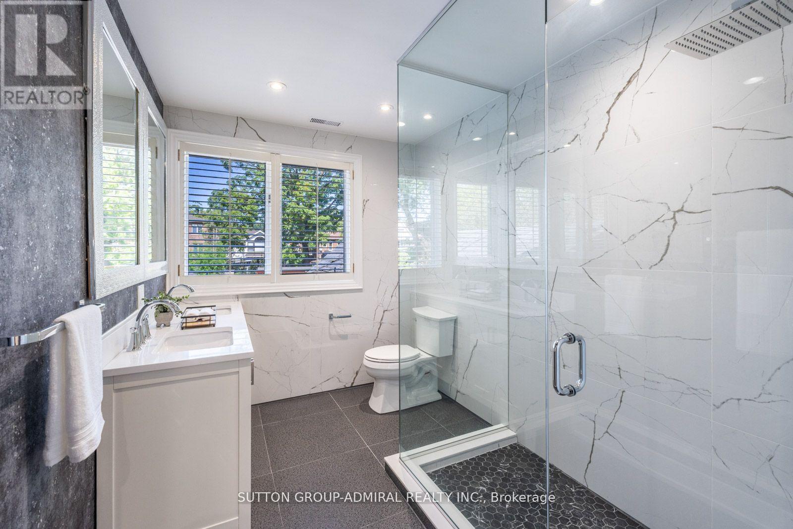 












216 GLENCAIRN AVENUE

,
Toronto (Lawrence Park South),




Ontario
M4R1N2

