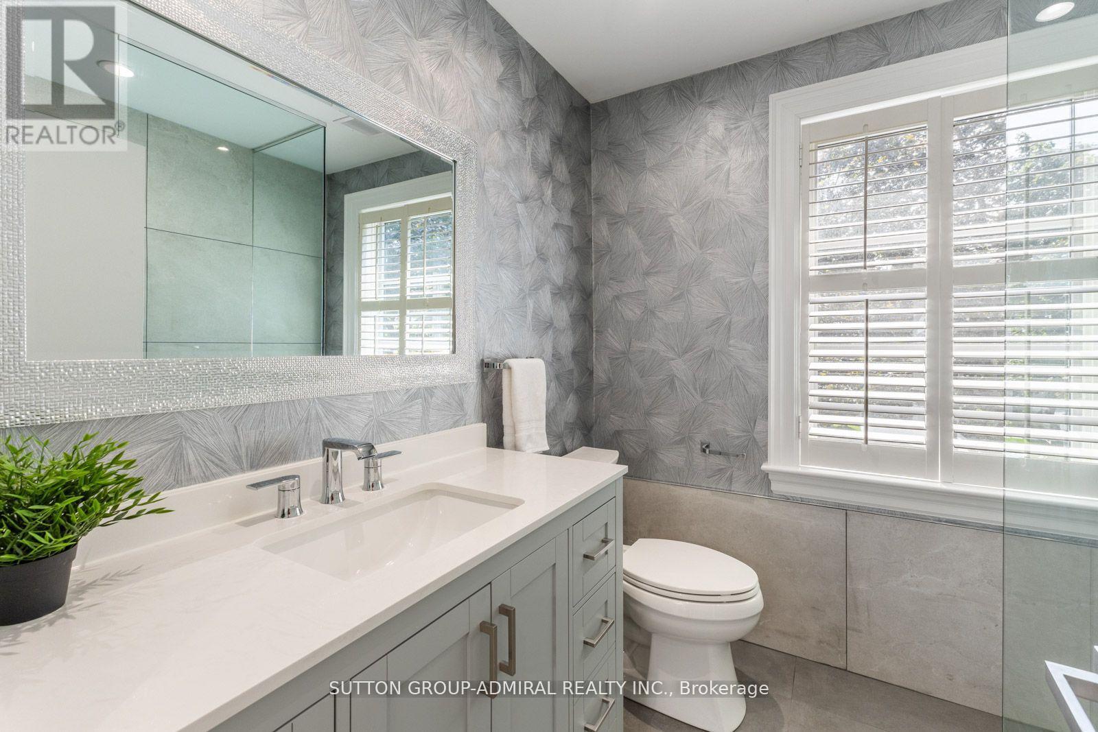 












216 GLENCAIRN AVENUE

,
Toronto (Lawrence Park South),




Ontario
M4R1N2

