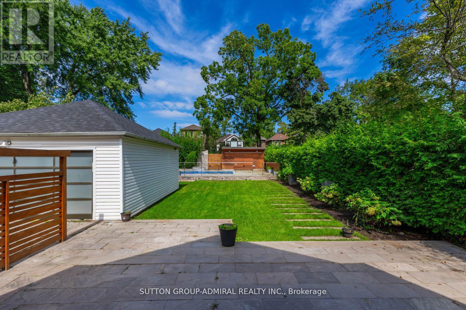 












216 GLENCAIRN AVENUE

,
Toronto (Lawrence Park South),




Ontario
M4R1N2

