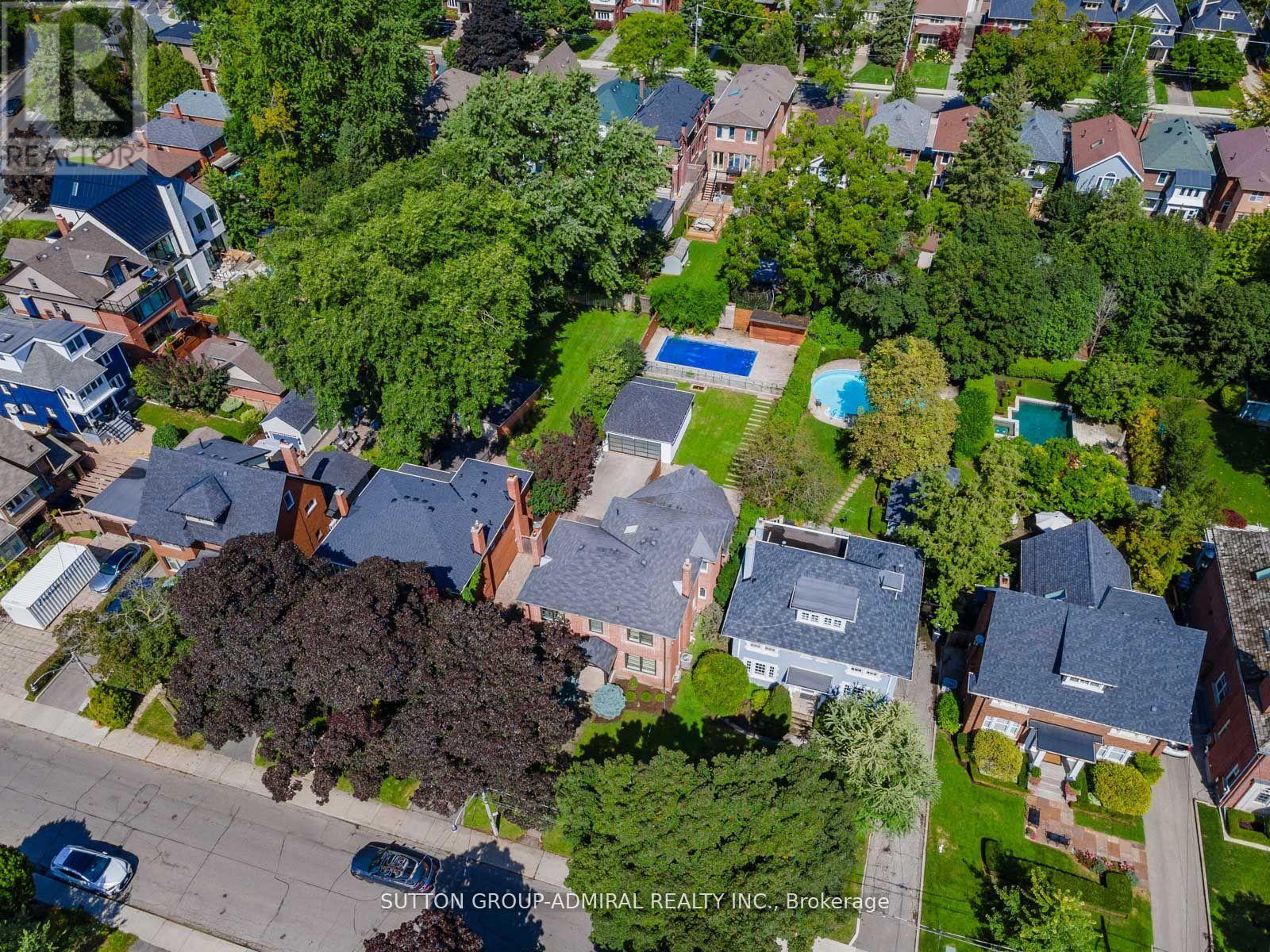 












216 GLENCAIRN AVENUE

,
Toronto (Lawrence Park South),




Ontario
M4R1N2

