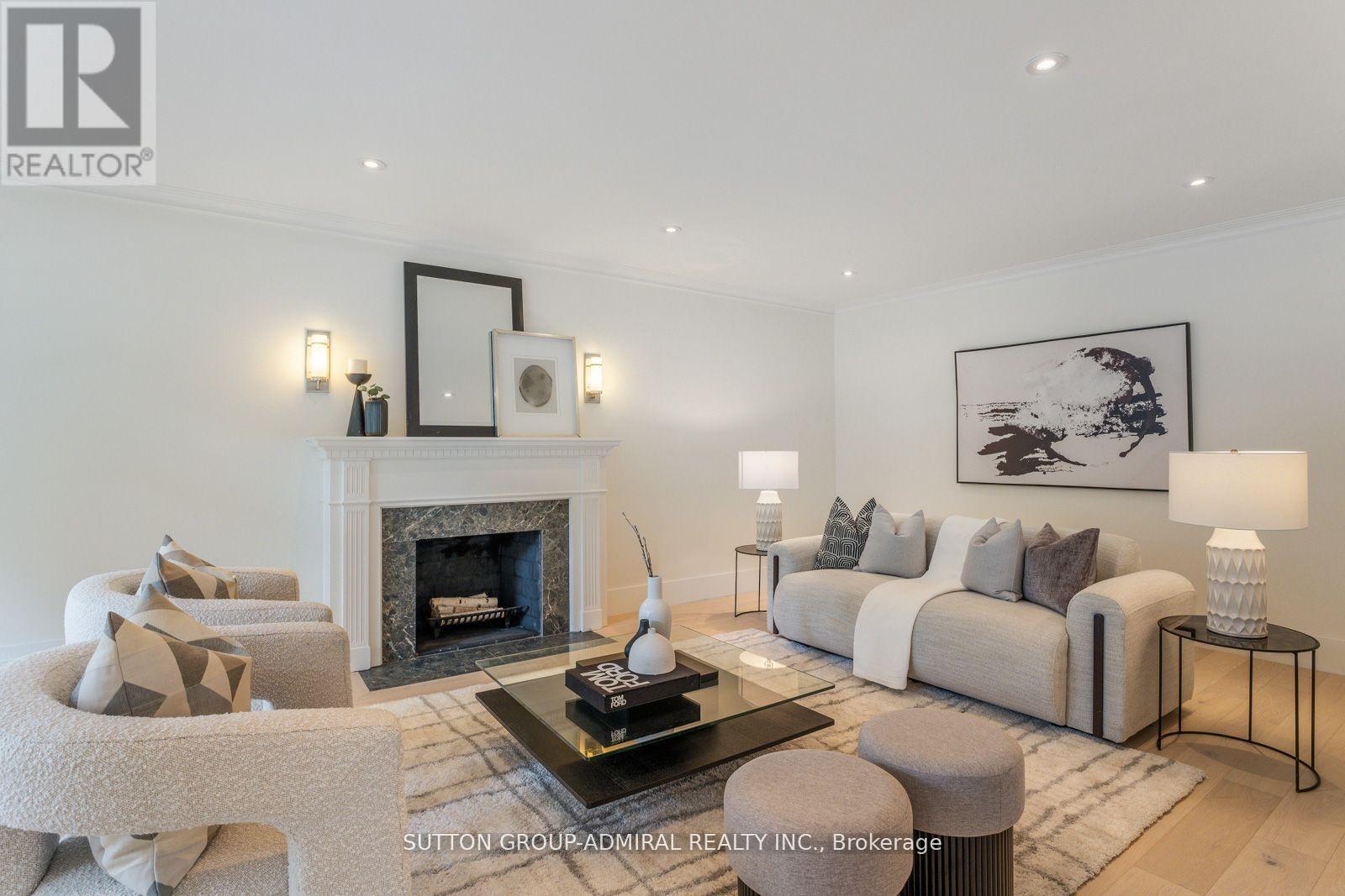 












216 GLENCAIRN AVENUE

,
Toronto (Lawrence Park South),




Ontario
M4R1N2

