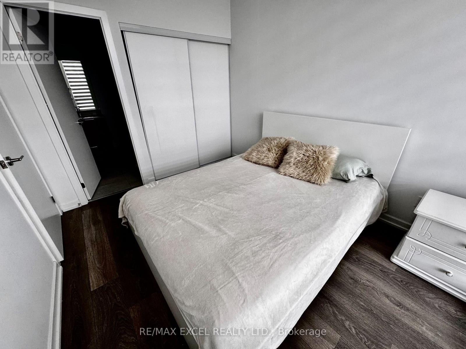 












A03 - 36 FOREST MANOR ROAD

,
Toronto (Henry Farm),




Ontario
M2J1M5

