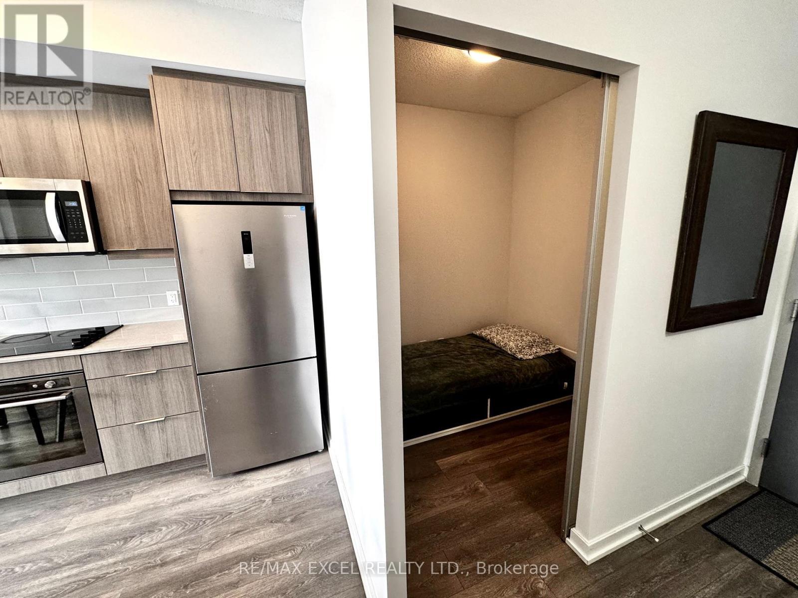 












A03 - 36 FOREST MANOR ROAD

,
Toronto (Henry Farm),




Ontario
M2J1M5

