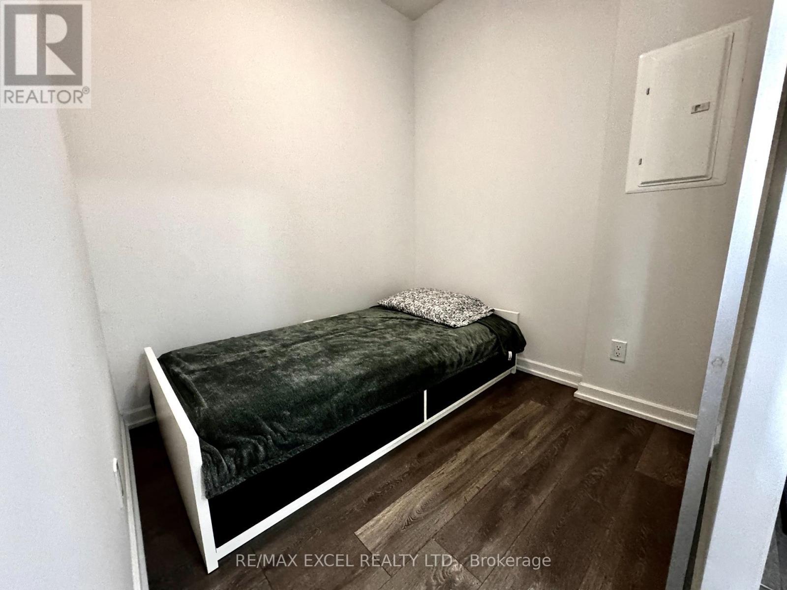 












A03 - 36 FOREST MANOR ROAD

,
Toronto (Henry Farm),




Ontario
M2J1M5

