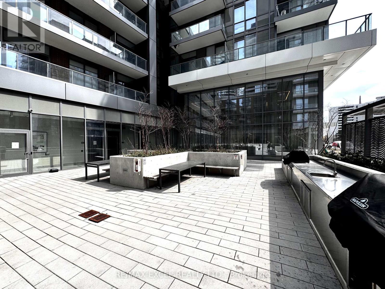 












A03 - 36 FOREST MANOR ROAD

,
Toronto (Henry Farm),




Ontario
M2J1M5

