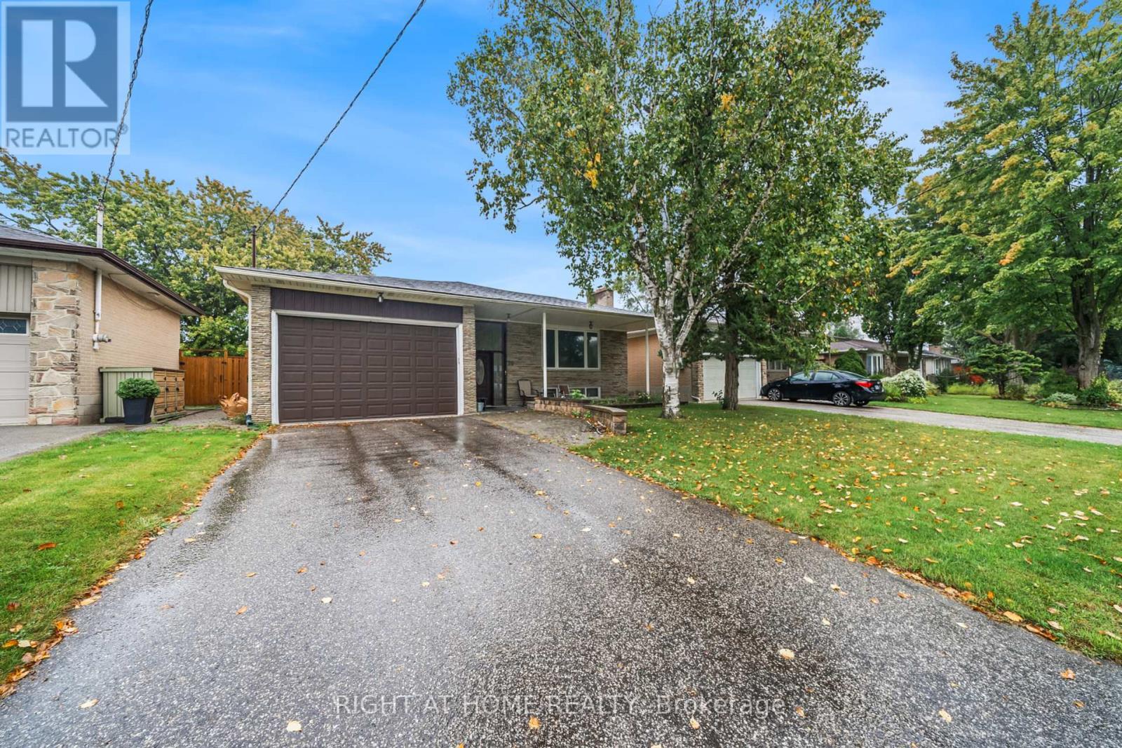 












39 HEATHVIEW AVENUE

,
Toronto (Bayview Village),




Ontario
M2K2C2

