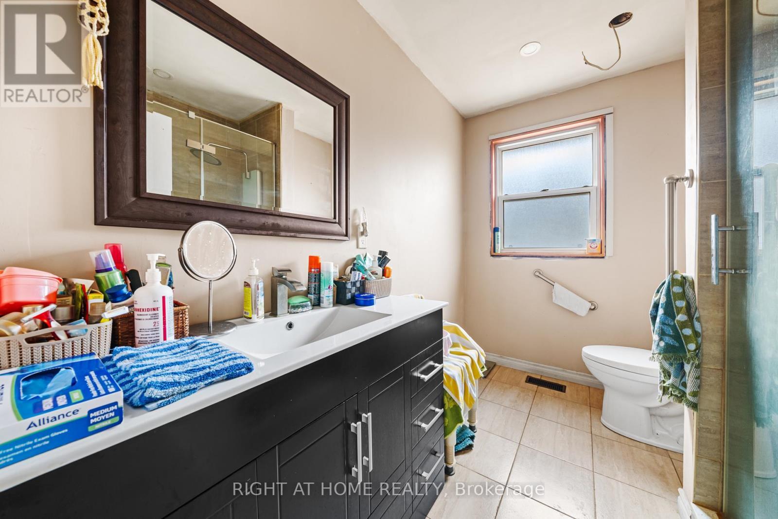 












39 HEATHVIEW AVENUE

,
Toronto (Bayview Village),




Ontario
M2K2C2

