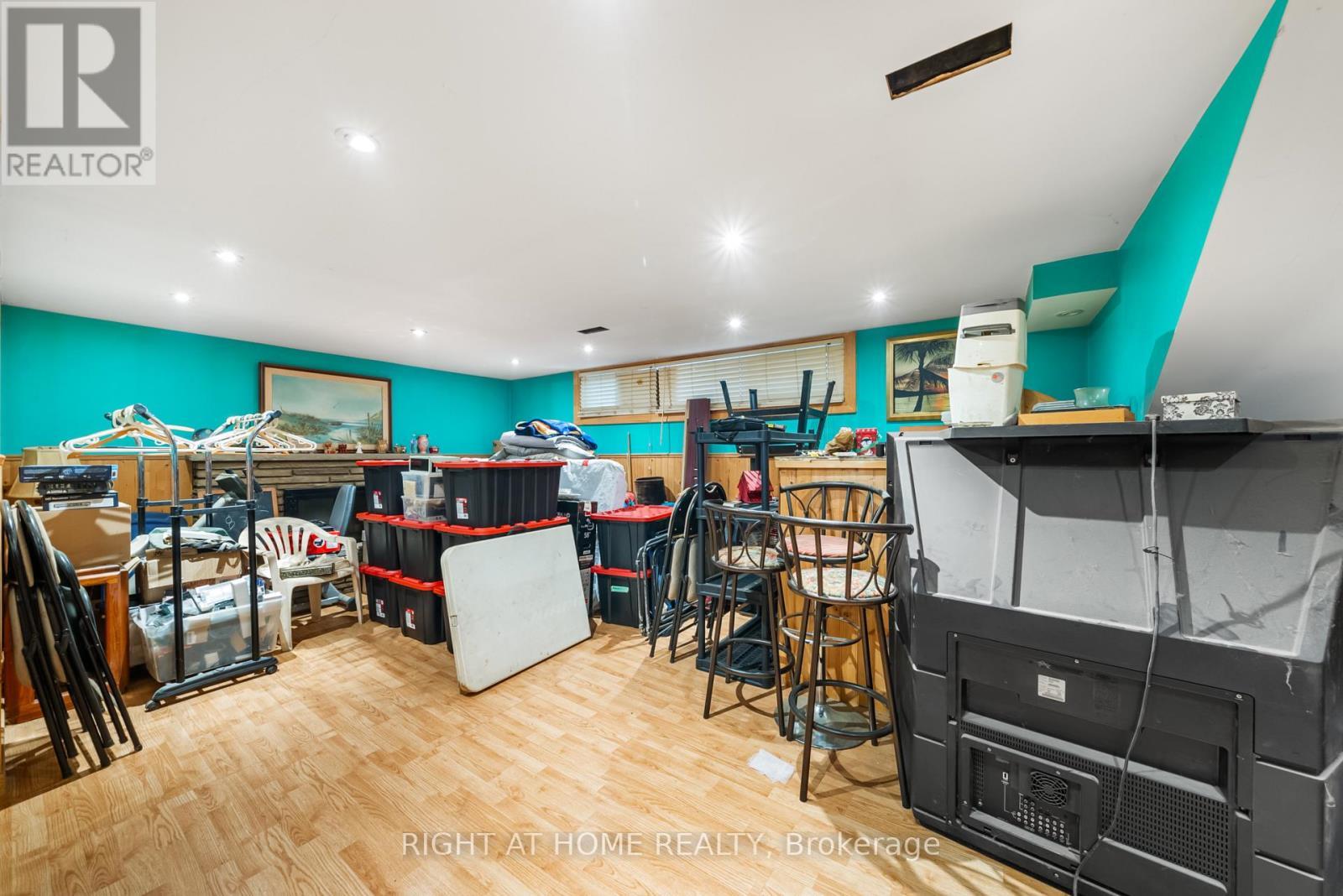 












39 HEATHVIEW AVENUE

,
Toronto (Bayview Village),




Ontario
M2K2C2


