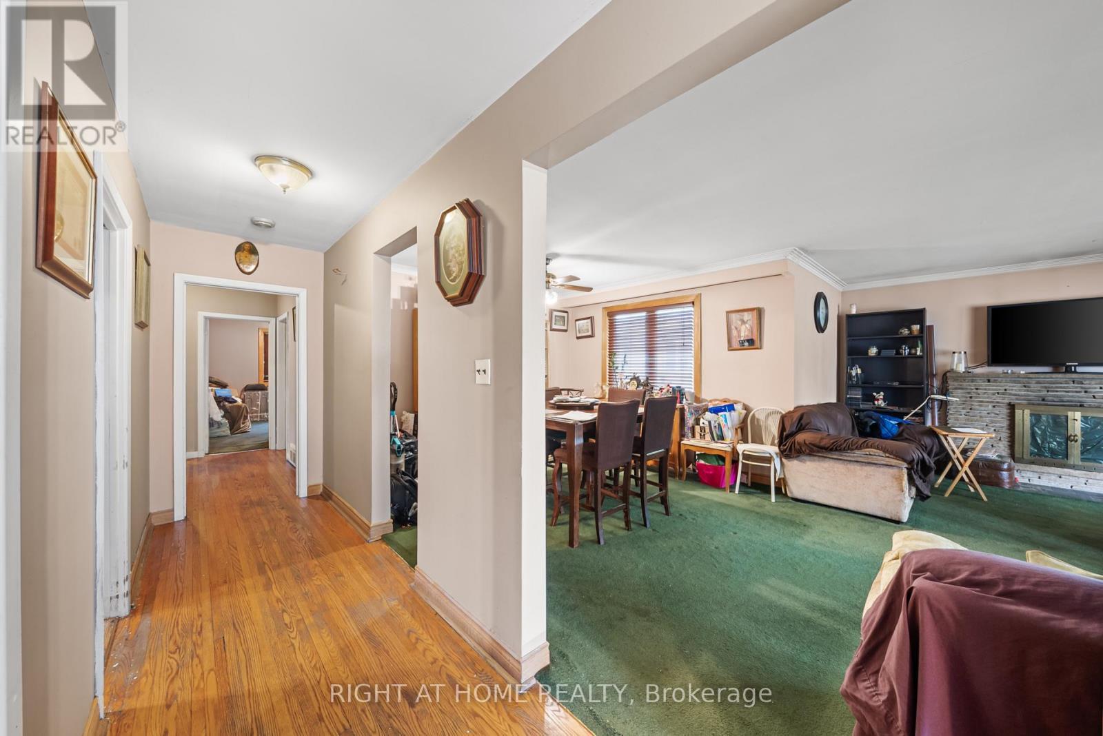 












39 HEATHVIEW AVENUE

,
Toronto (Bayview Village),




Ontario
M2K2C2

