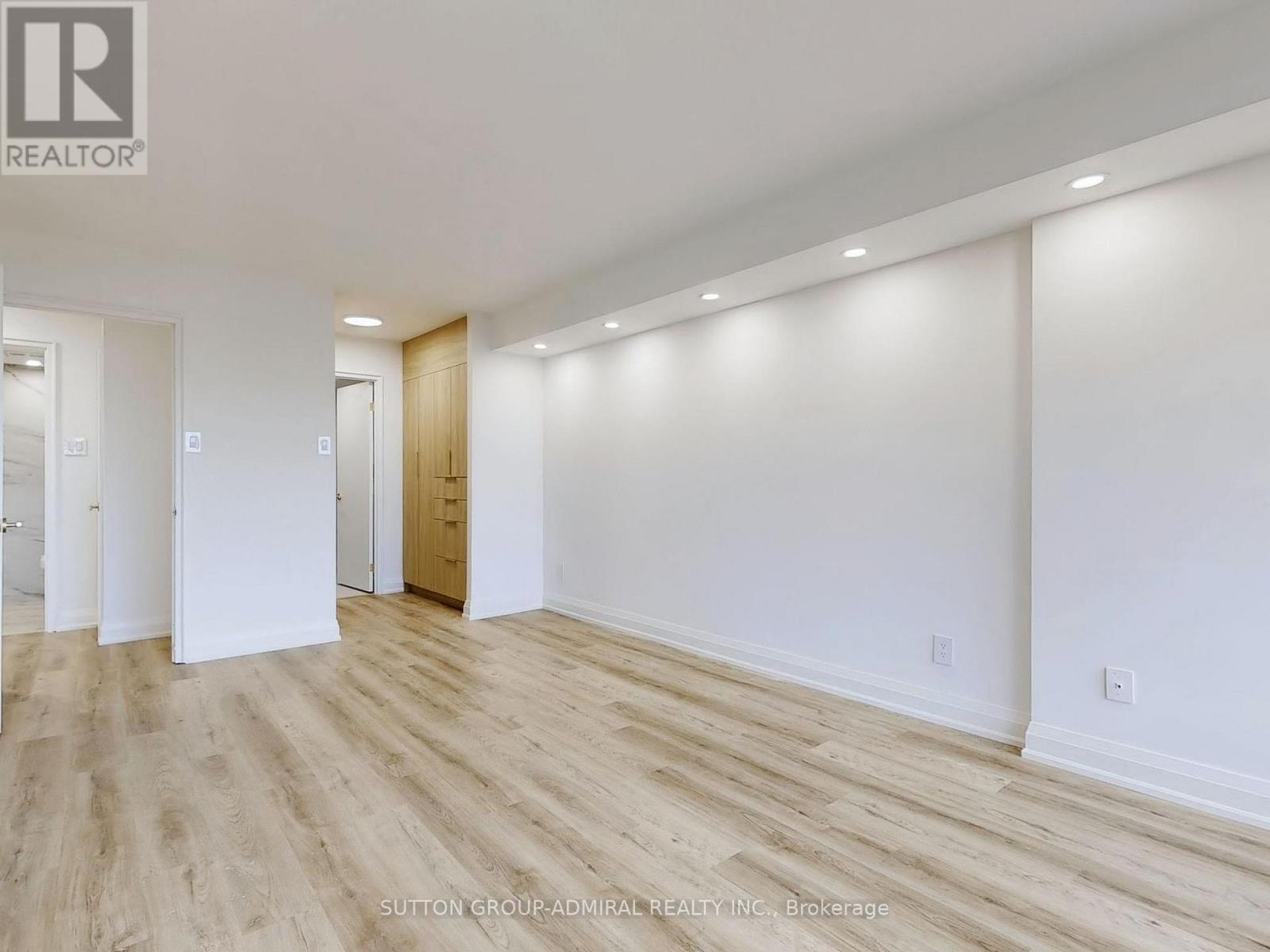 












1210 - 1101 STEELES AVENUE W

,
Toronto (Westminster-Branson),




Ontario
M2R3W5

