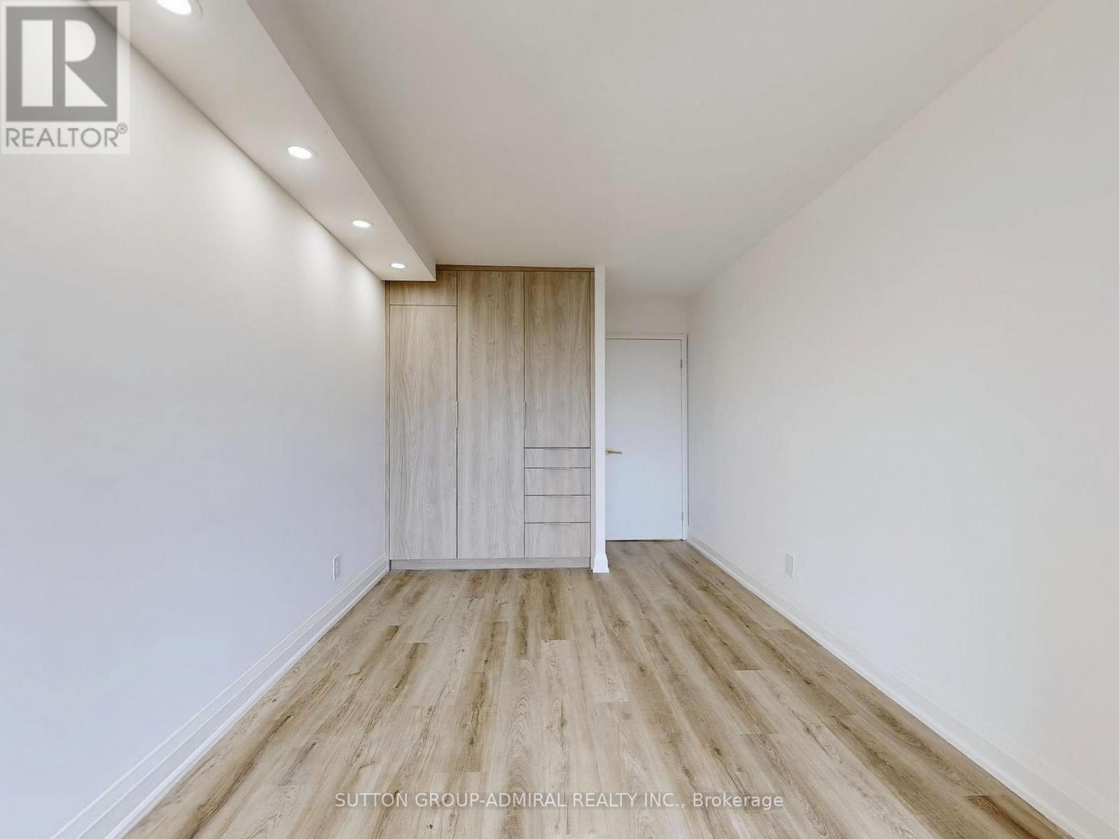 












1210 - 1101 STEELES AVENUE W

,
Toronto (Westminster-Branson),




Ontario
M2R3W5

