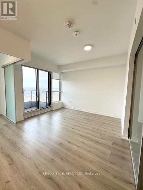 












3905 - 395 BLOOR STREET

,
Toronto (Rosedale-Moore Park),




Ontario
M4W0B4

