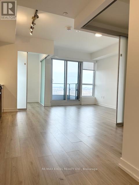 












3905 - 395 BLOOR STREET

,
Toronto (Rosedale-Moore Park),




Ontario
M4W0B4


