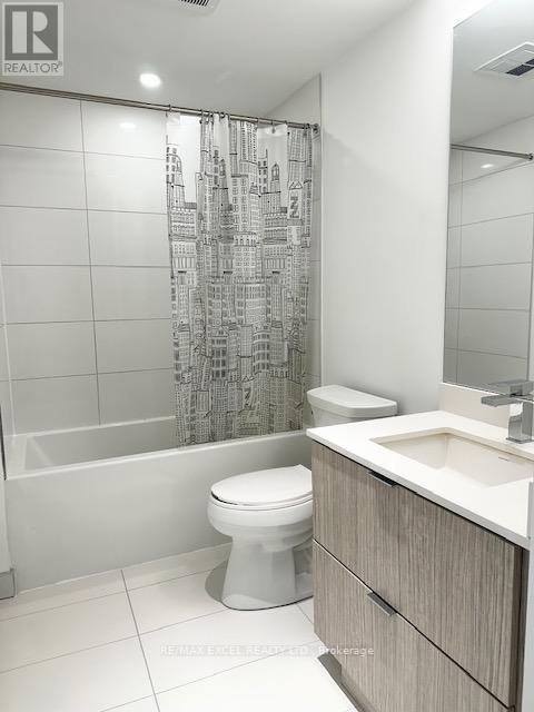 












3905 - 395 BLOOR STREET

,
Toronto (Rosedale-Moore Park),




Ontario
M4W0B4

