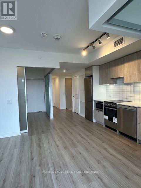 












3905 - 395 BLOOR STREET

,
Toronto (Rosedale-Moore Park),




Ontario
M4W0B4


