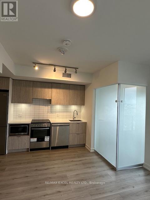 












3905 - 395 BLOOR STREET

,
Toronto (Rosedale-Moore Park),




Ontario
M4W0B4

