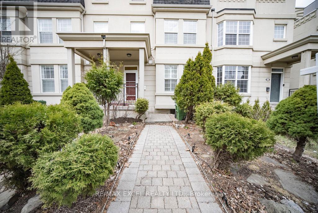 












28 BOND AVENUE

,
Toronto (Banbury-Don Mills),




Ontario
M3B3R8

