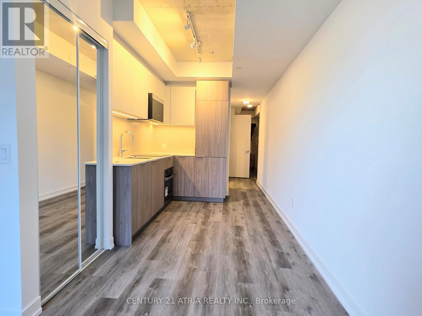 












1002 - 28 EASTERN AVENUE

,
Toronto (Moss Park),




Ontario
M5A0Y2

