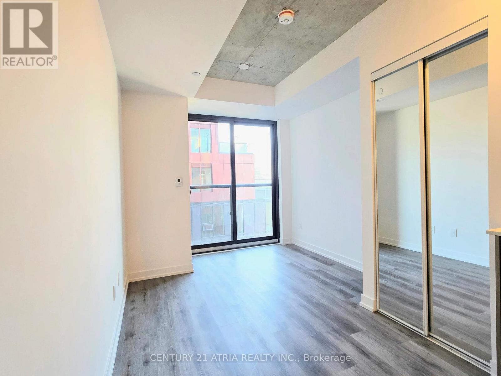 












1002 - 28 EASTERN AVENUE

,
Toronto (Moss Park),




Ontario
M5A0Y2

