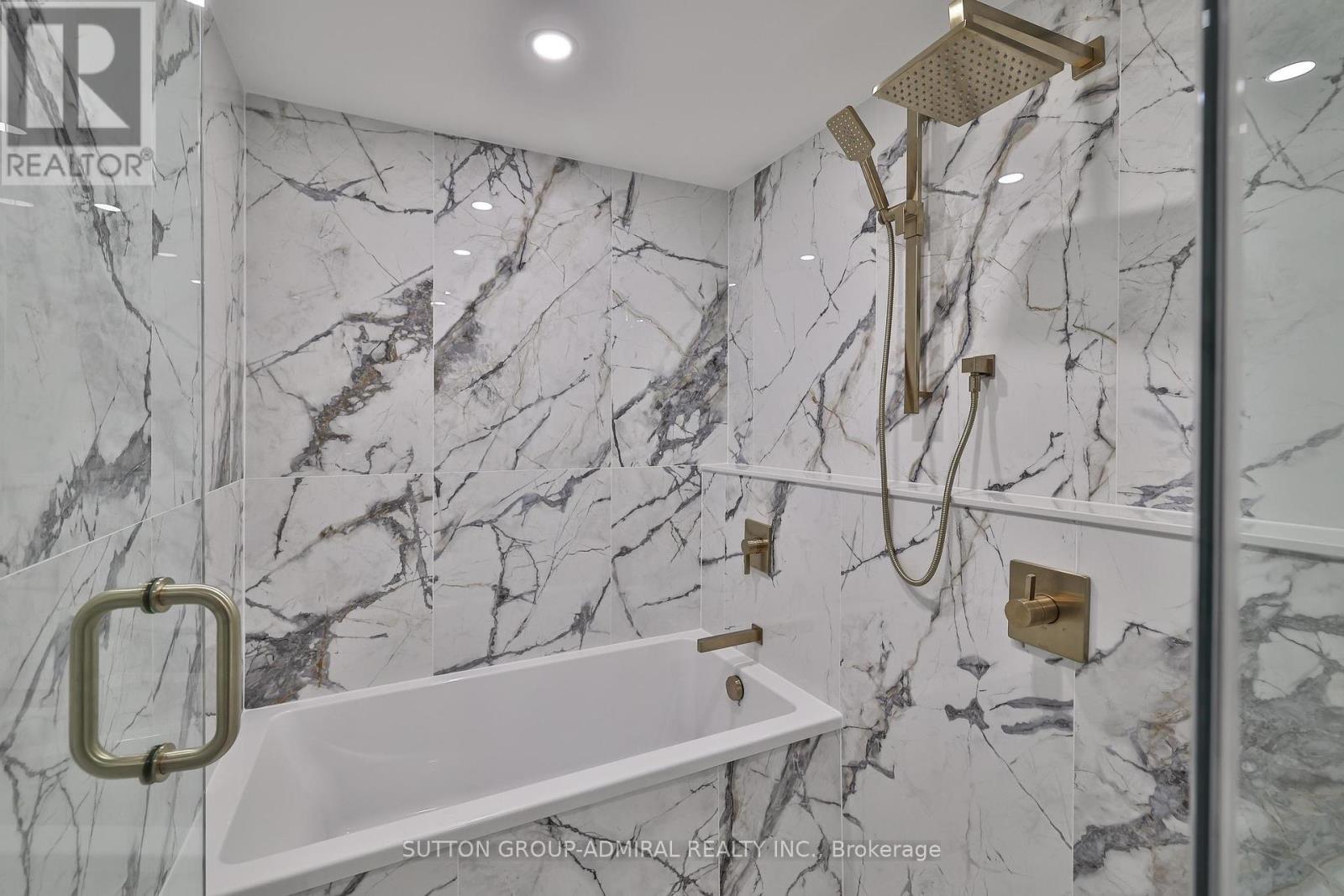 












806 - 500 AVENUE ROAD

,
Toronto (Casa Loma),




Ontario
M4V2J6

