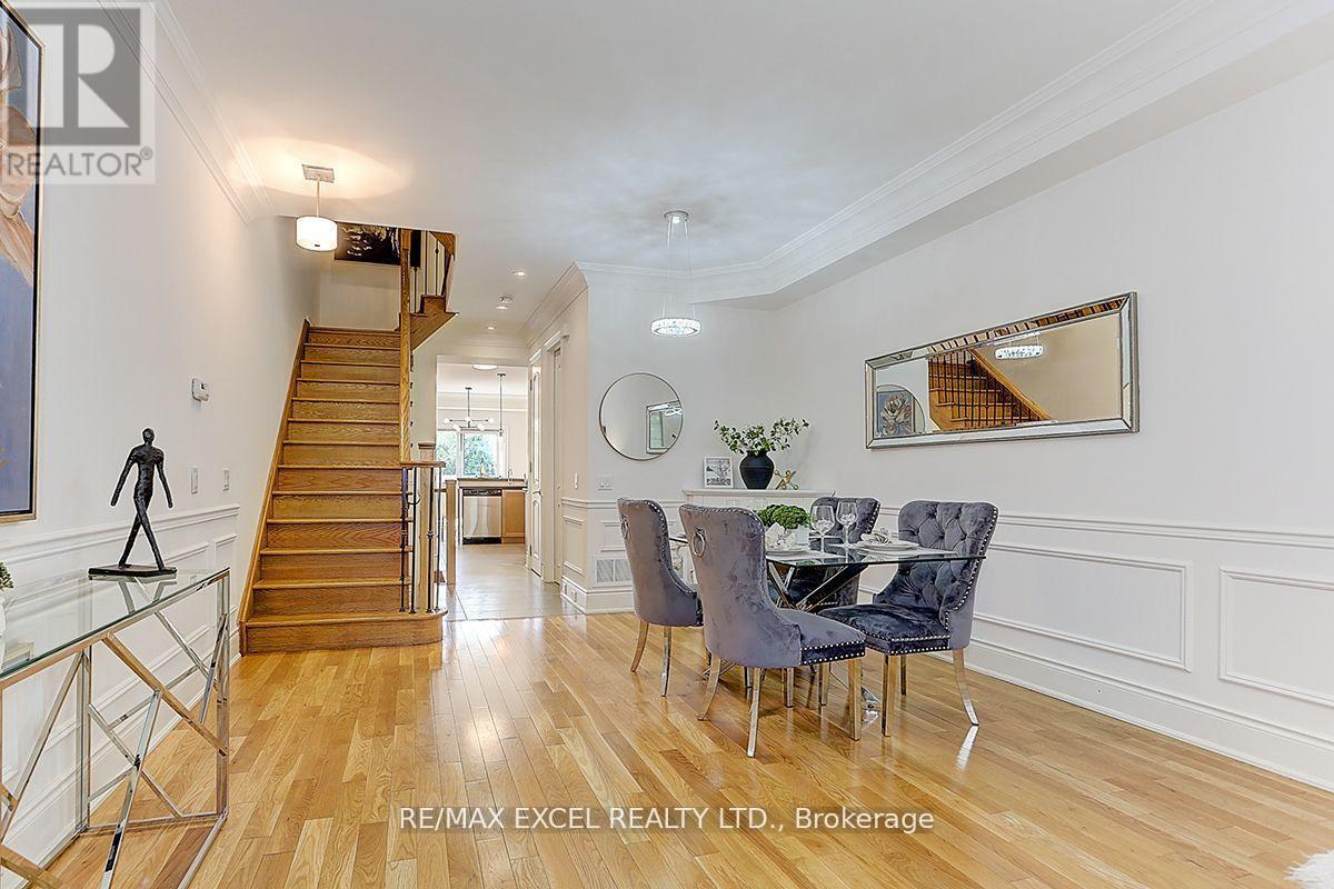 












36 CLAIRTRELL ROAD

,
Toronto (Willowdale East),




Ontario
M2N5J6

