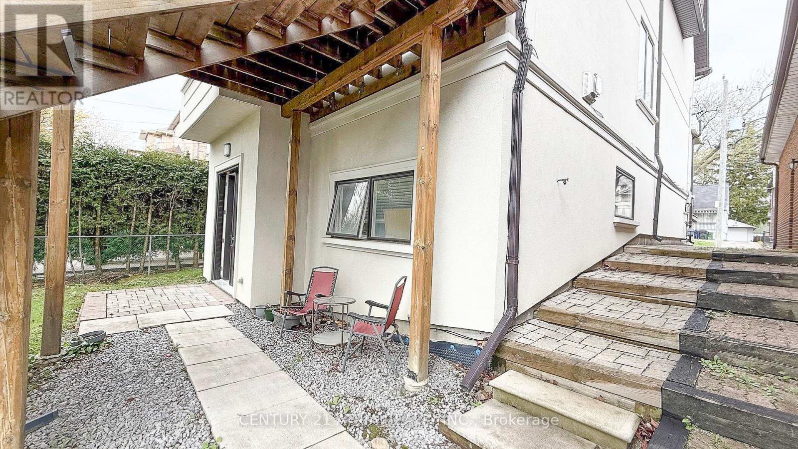 












BSMT - 225 HOLLYWOOD AVENUE

,
Toronto (Willowdale East),




Ontario
M2N3K7

