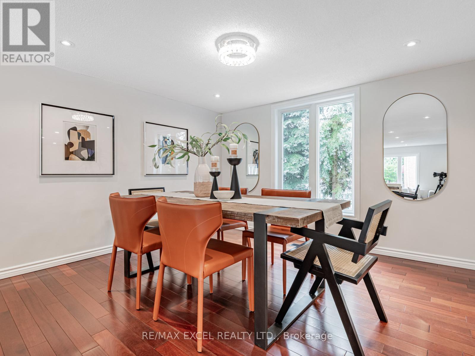 












39 PROTEA GARDENS

,
Toronto (Bayview Village),




Ontario
M2K2W5

