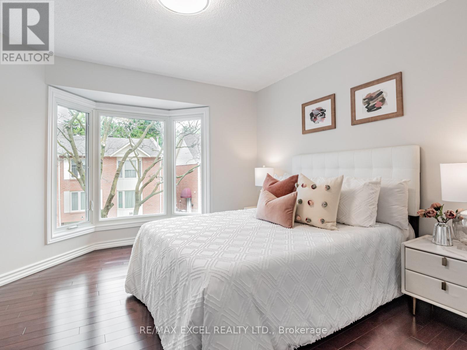 












39 PROTEA GARDENS

,
Toronto (Bayview Village),




Ontario
M2K2W5


