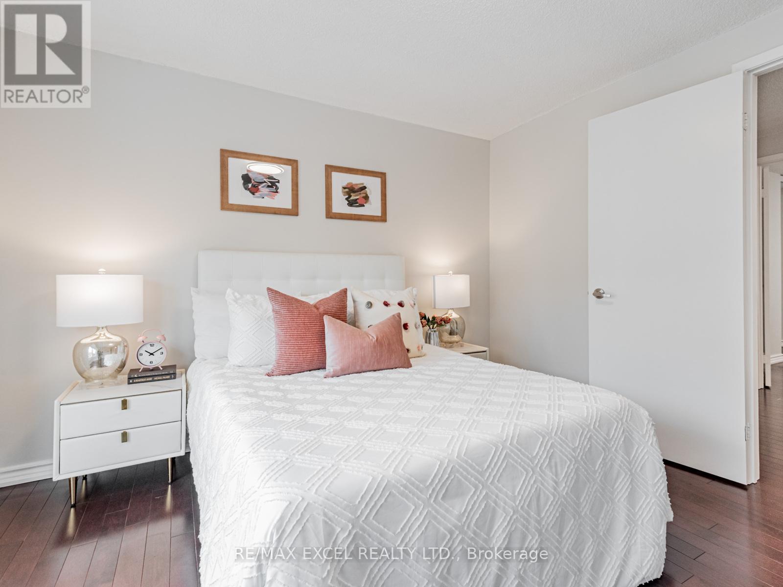 












39 PROTEA GARDENS

,
Toronto (Bayview Village),




Ontario
M2K2W5

