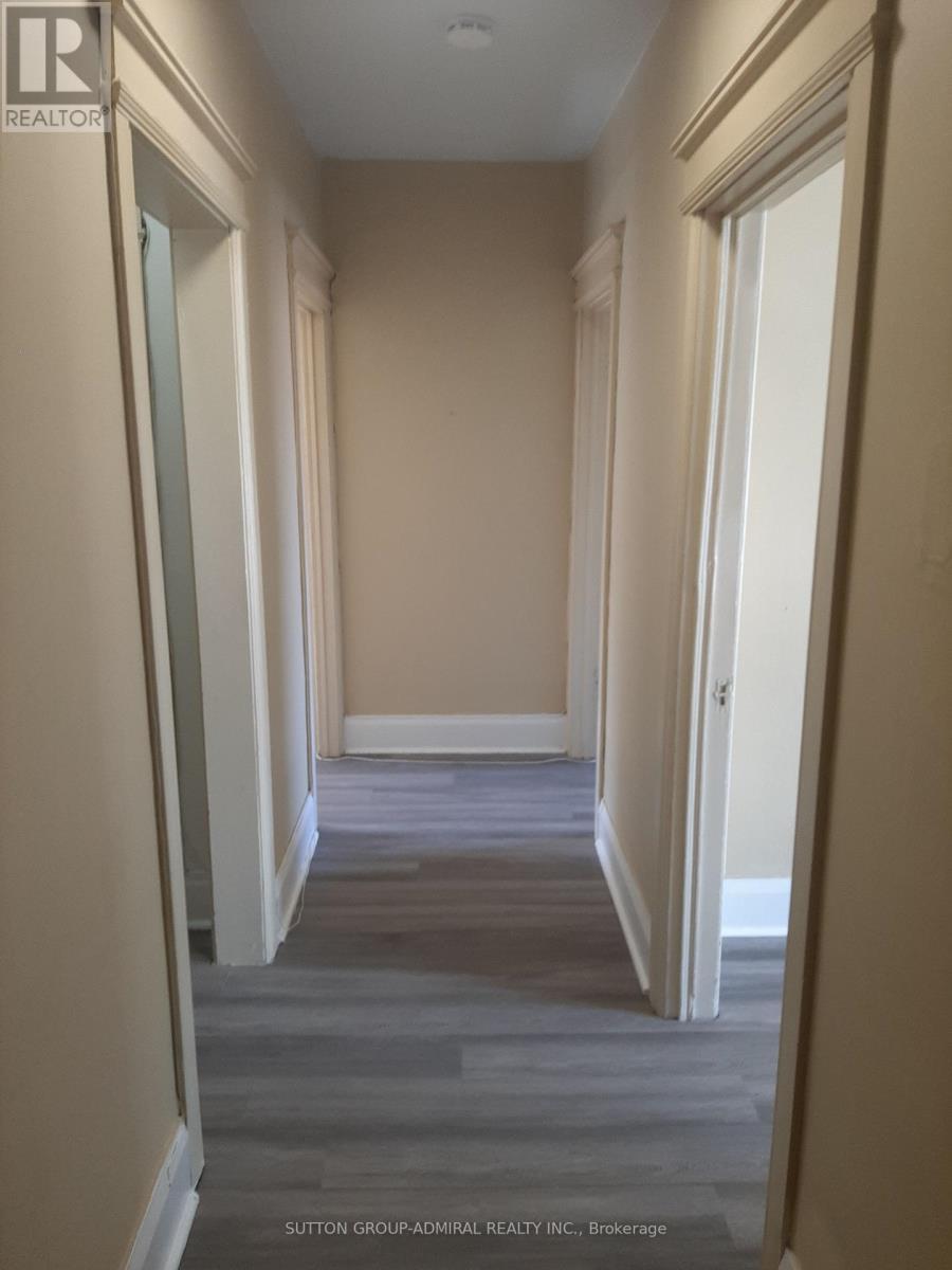 












3 - 1266 YONGE STREET

,
Toronto (Yonge-St. Clair),




Ontario
M4T1W5

