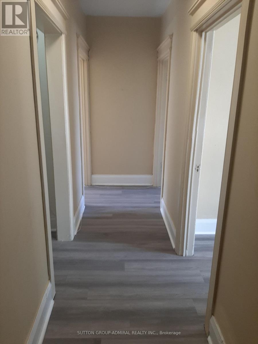 












3 - 1266 YONGE STREET

,
Toronto (Yonge-St. Clair),




Ontario
M4T1W5

