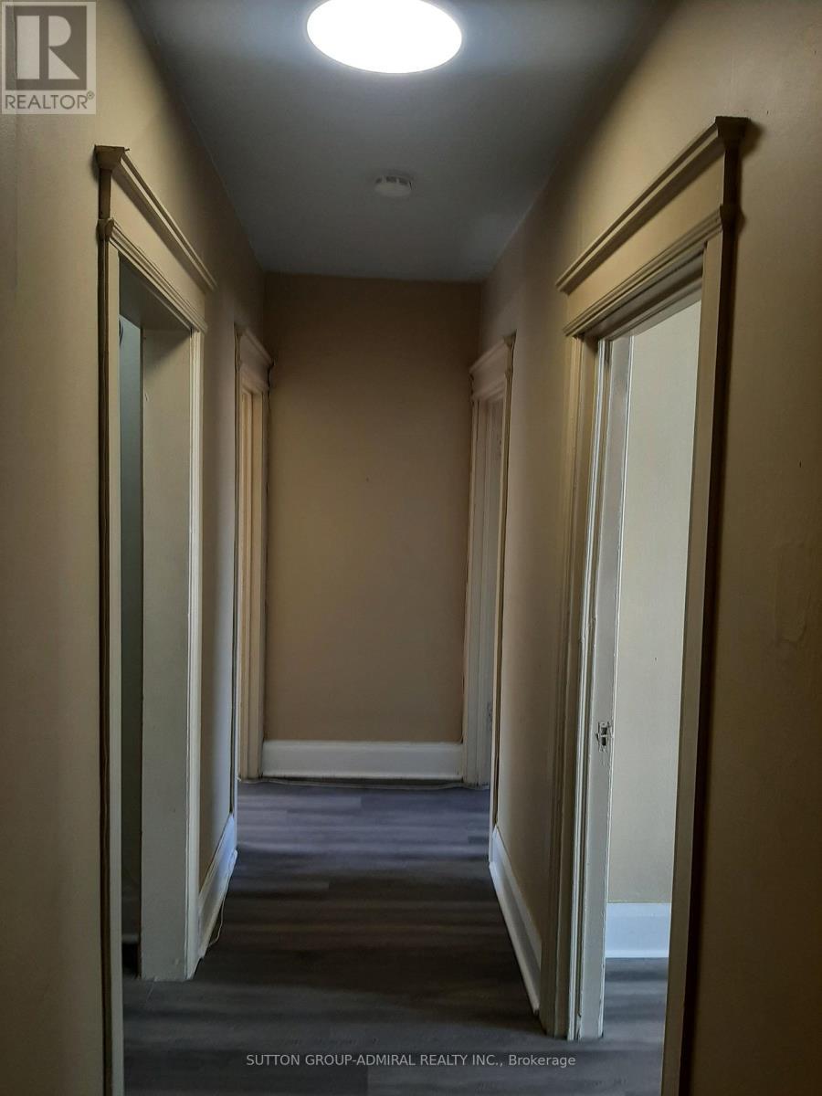 












3 - 1266 YONGE STREET

,
Toronto (Yonge-St. Clair),




Ontario
M4T1W5

