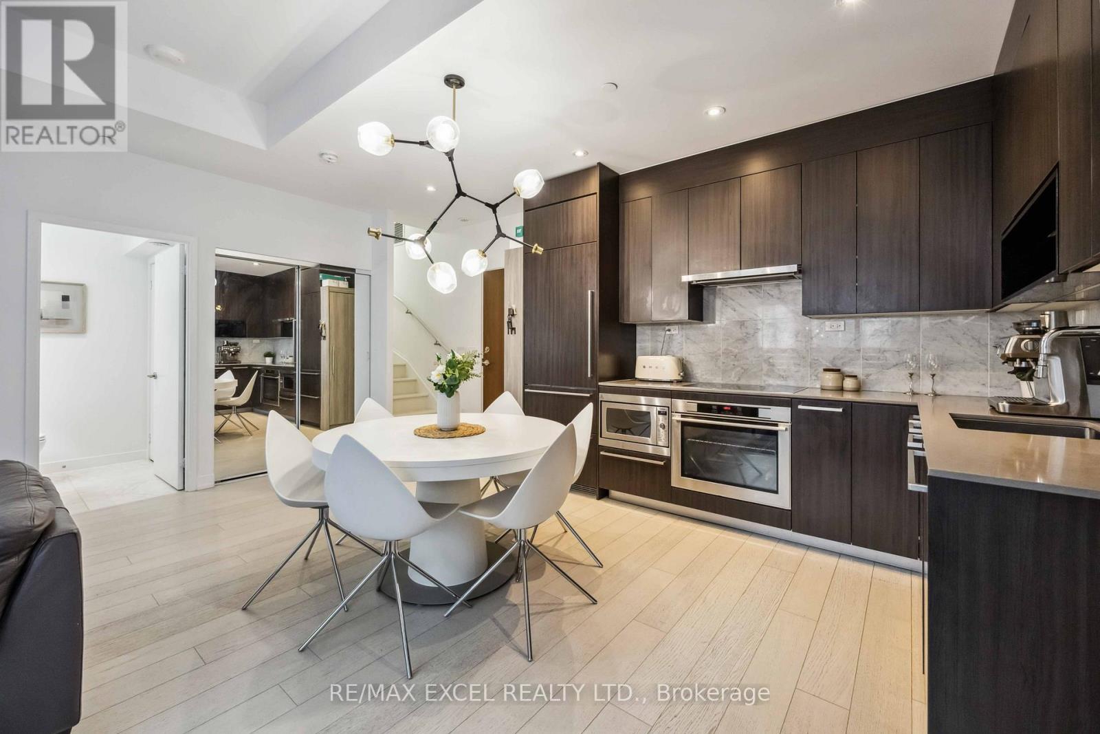 












TH10 - 113 MCMAHON DRIVE

,
Toronto (Bayview Village),




Ontario
M2K0E5

