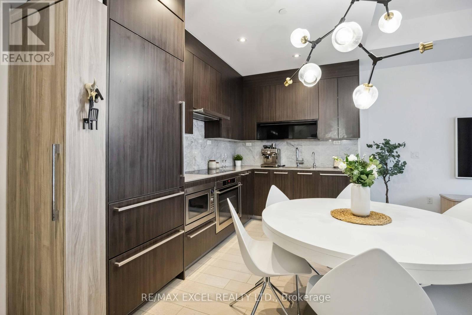 












TH10 - 113 MCMAHON DRIVE

,
Toronto (Bayview Village),




Ontario
M2K0E5

