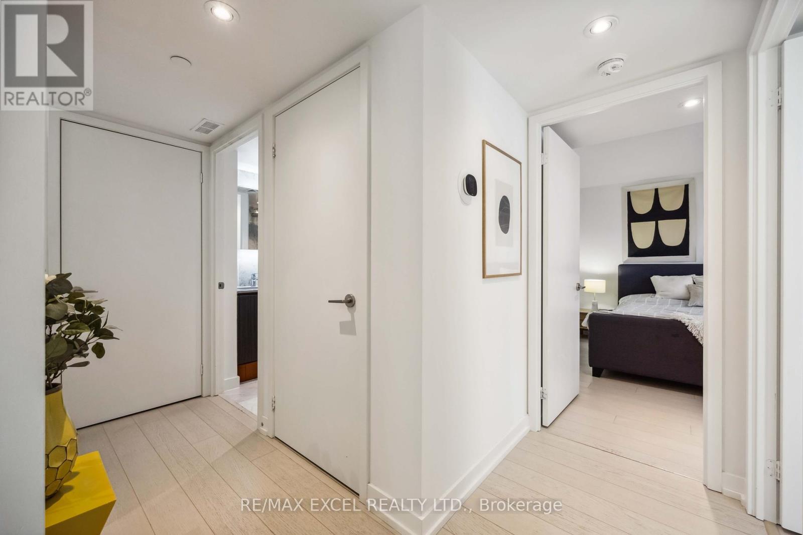 












TH10 - 113 MCMAHON DRIVE

,
Toronto (Bayview Village),




Ontario
M2K0E5

