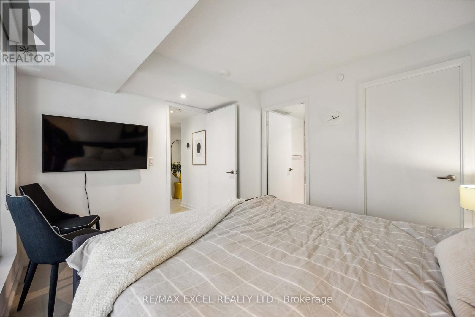 












TH10 - 113 MCMAHON DRIVE

,
Toronto (Bayview Village),




Ontario
M2K0E5


