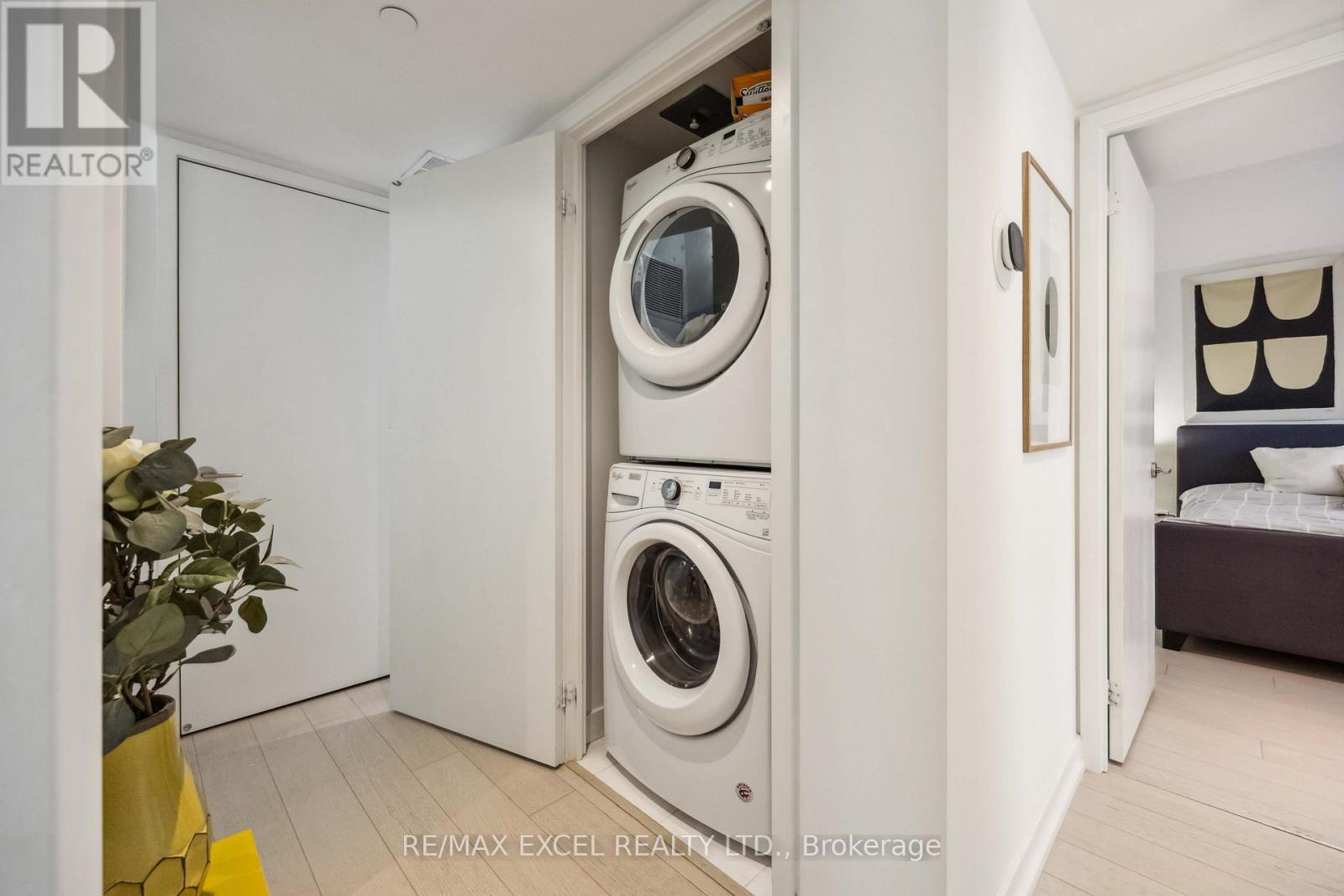 












TH10 - 113 MCMAHON DRIVE

,
Toronto (Bayview Village),




Ontario
M2K0E5


