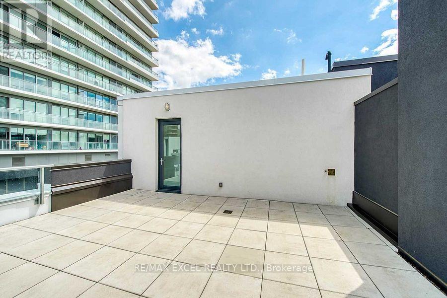 












TH10 - 113 MCMAHON DRIVE

,
Toronto (Bayview Village),




Ontario
M2K0E5

