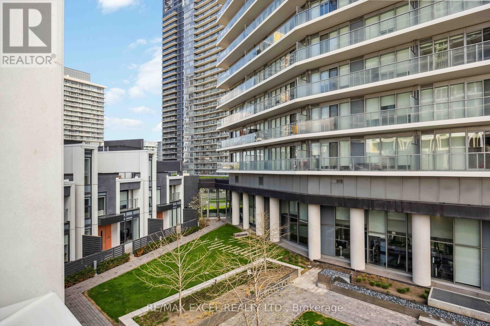 












TH10 - 113 MCMAHON DRIVE

,
Toronto (Bayview Village),




Ontario
M2K0E5

