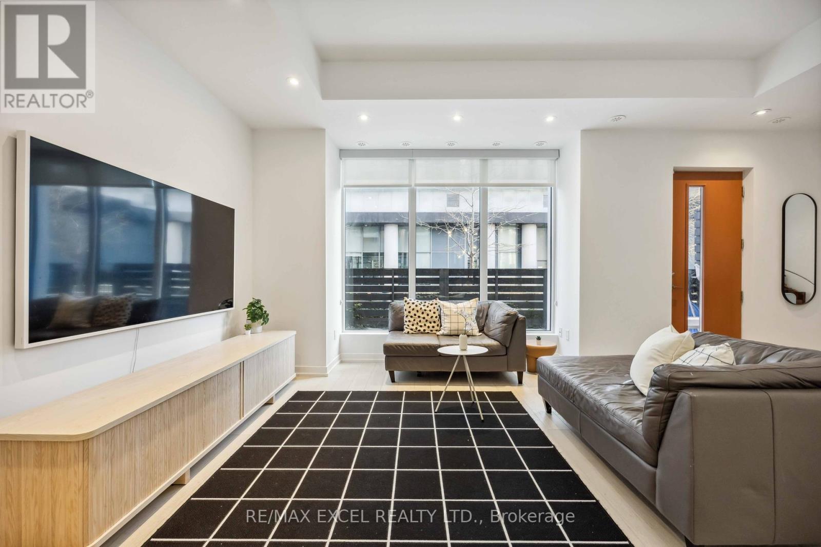 












TH10 - 113 MCMAHON DRIVE

,
Toronto (Bayview Village),




Ontario
M2K0E5

