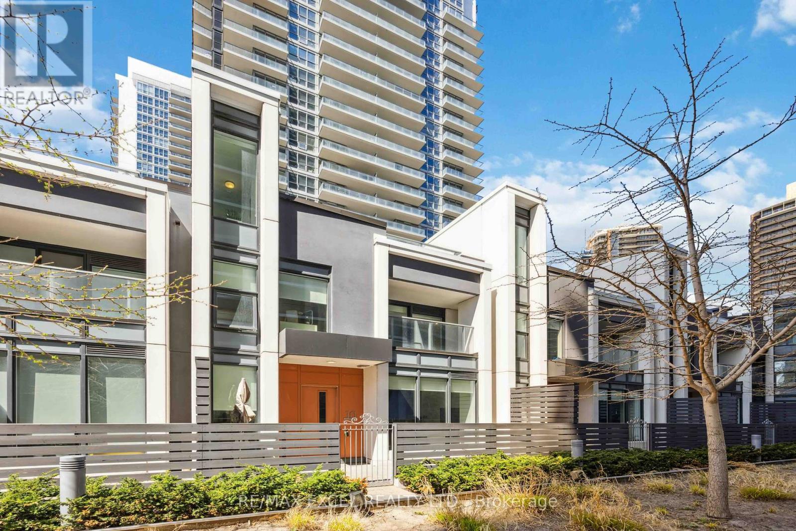 












TH10 - 113 MCMAHON DRIVE

,
Toronto (Bayview Village),




Ontario
M2K0E5

