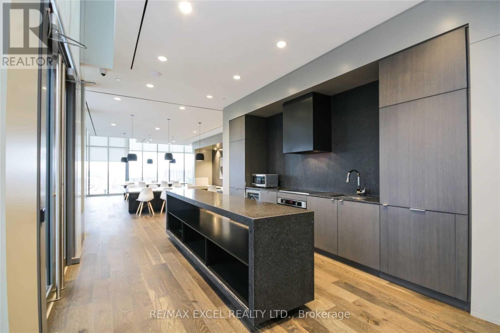












204 - 12 BONNYCASTLE STREET

,
Toronto (Waterfront Communities),




Ontario
M5A3T7

