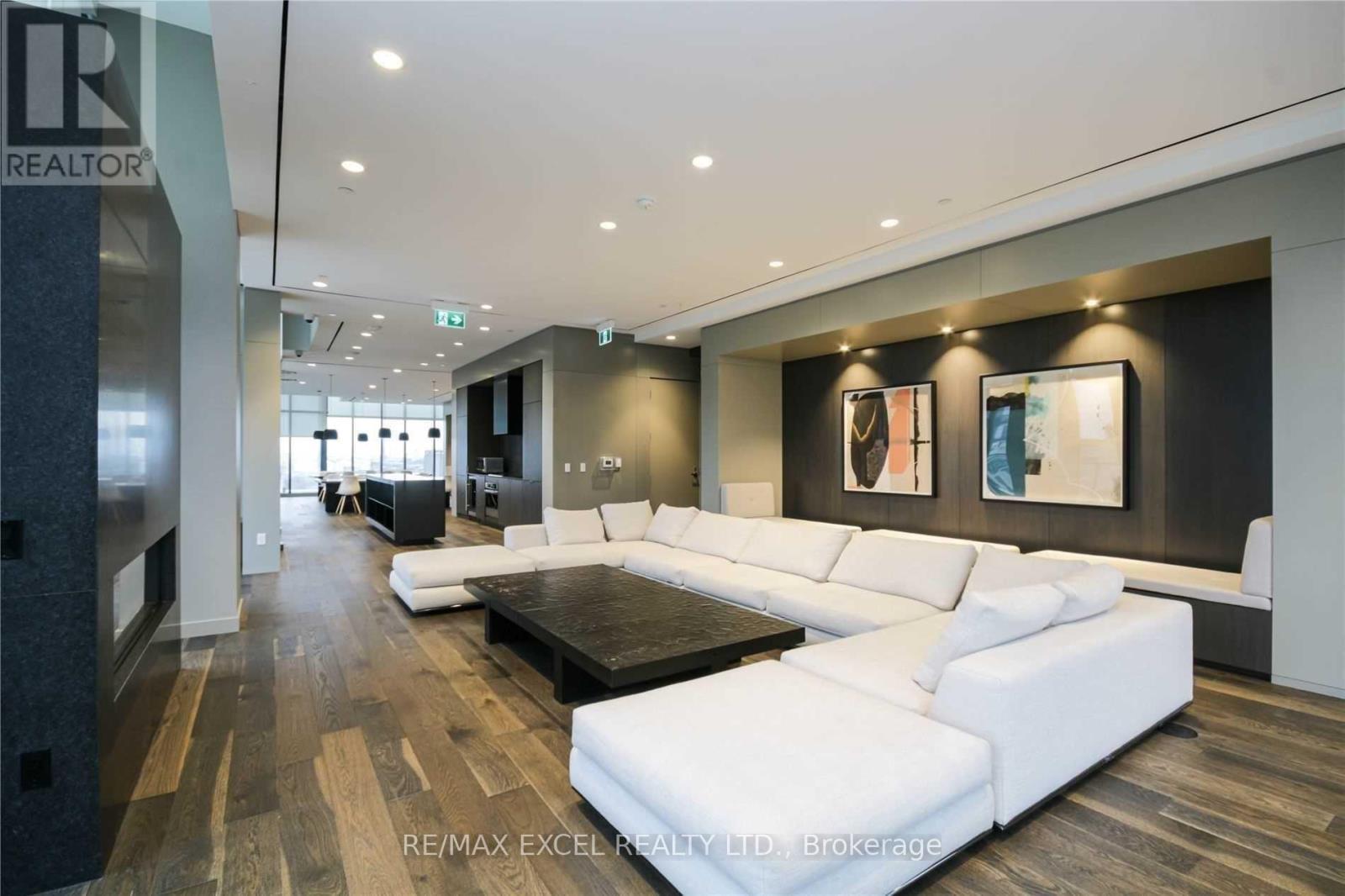 












204 - 12 BONNYCASTLE STREET

,
Toronto (Waterfront Communities),




Ontario
M5A3T7

