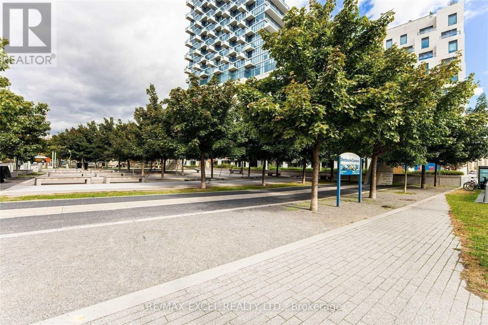 












204 - 12 BONNYCASTLE STREET

,
Toronto (Waterfront Communities),




Ontario
M5A3T7

