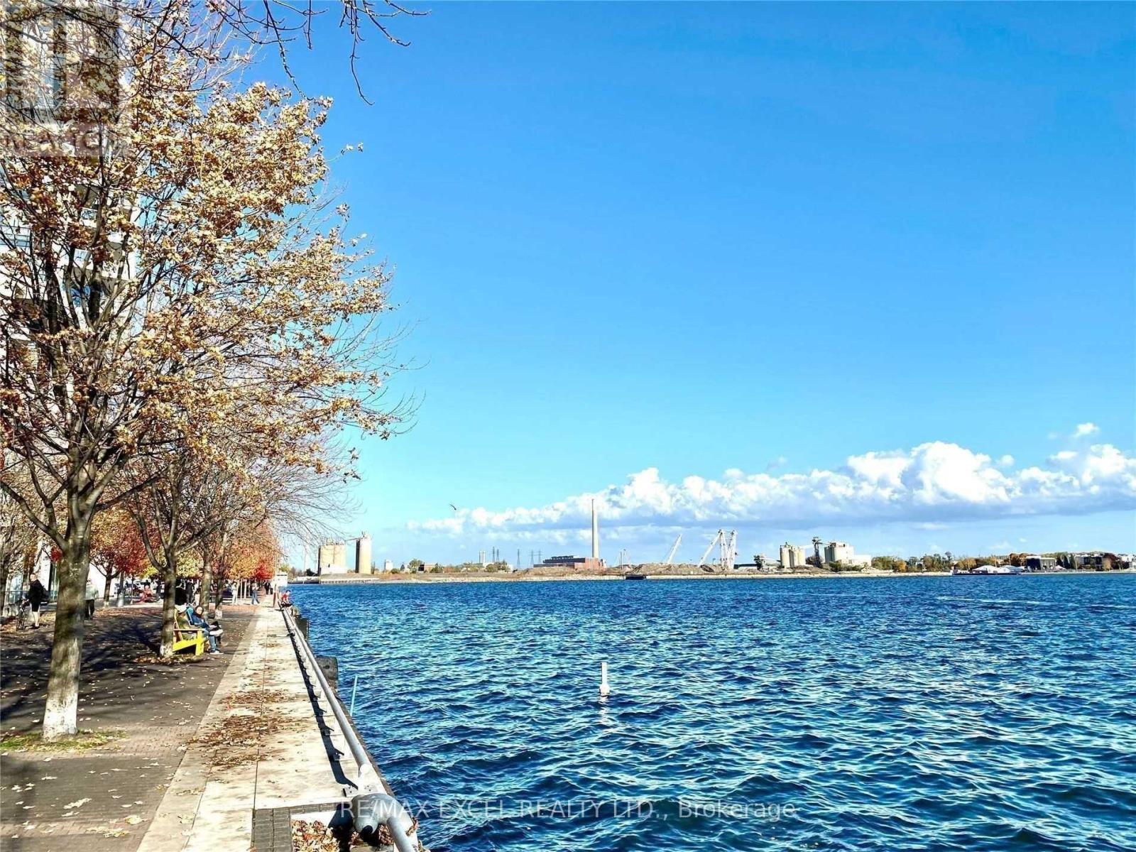












204 - 12 BONNYCASTLE STREET

,
Toronto (Waterfront Communities),




Ontario
M5A3T7

