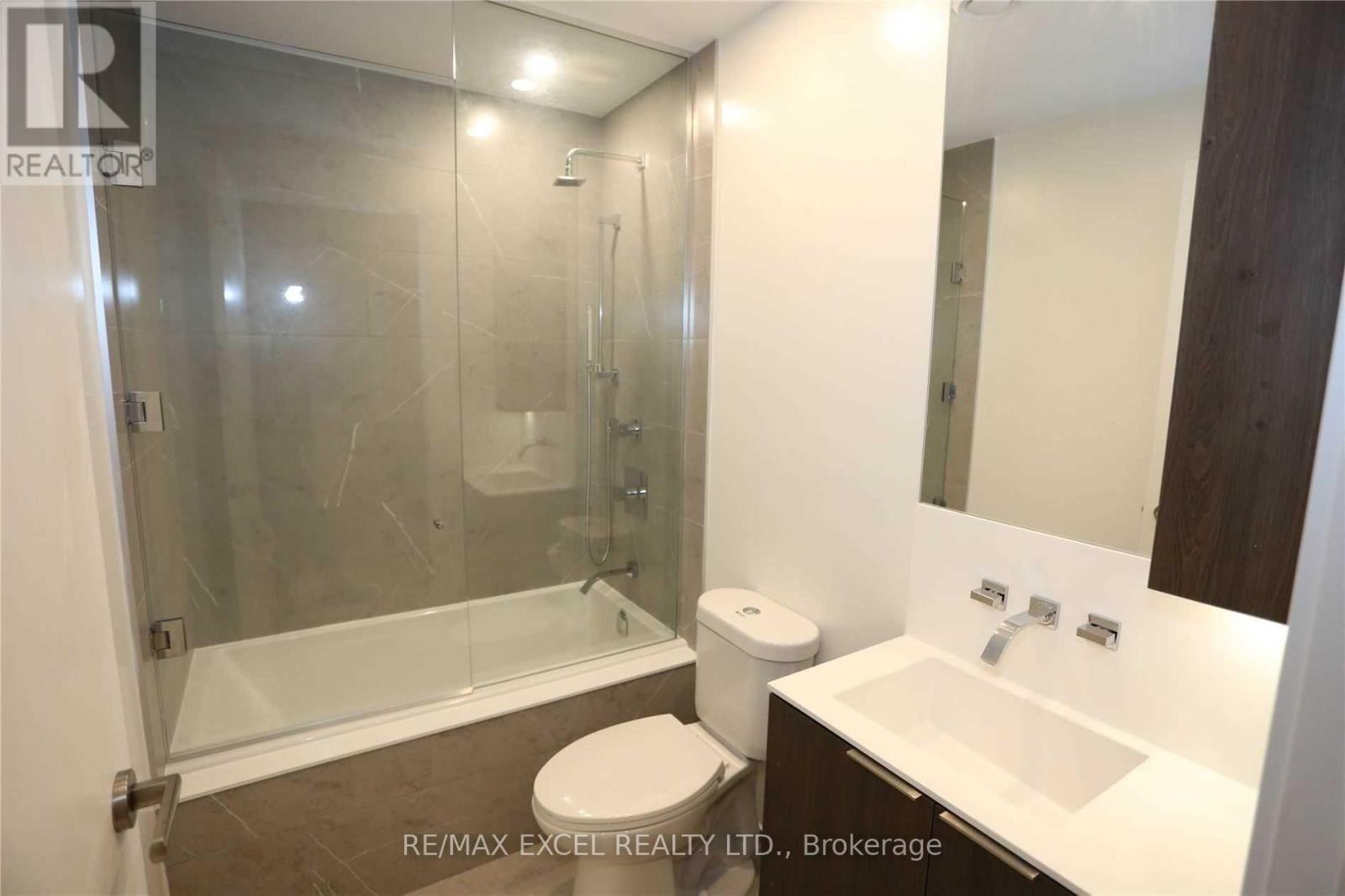 












204 - 12 BONNYCASTLE STREET

,
Toronto (Waterfront Communities),




Ontario
M5A3T7

