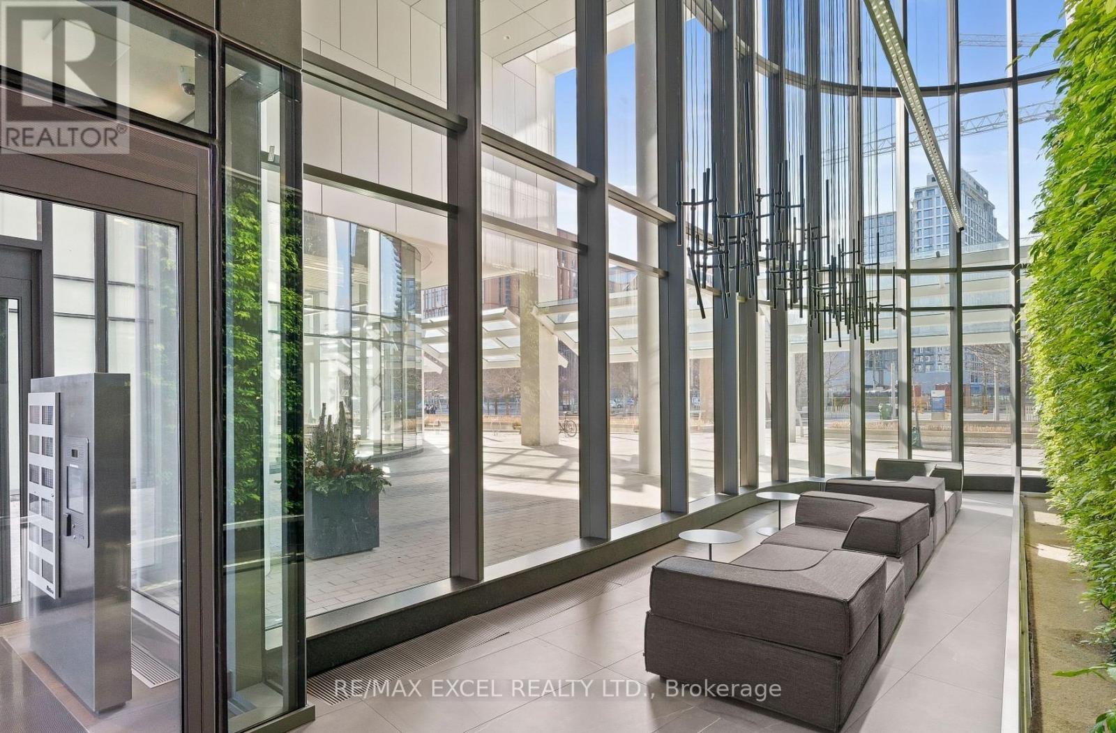 












204 - 12 BONNYCASTLE STREET

,
Toronto (Waterfront Communities),




Ontario
M5A3T7


