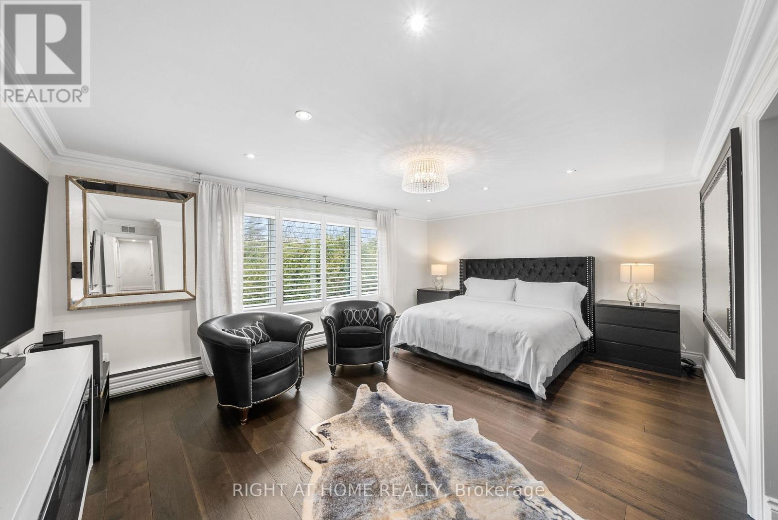 












40 HEATHVIEW AVENUE

,
Toronto (Bayview Village),




Ontario
M2K2C1

