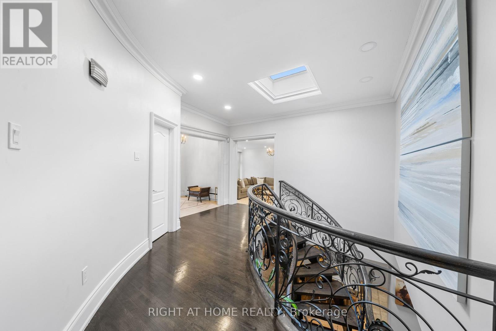 












40 HEATHVIEW AVENUE

,
Toronto (Bayview Village),




Ontario
M2K2C1

